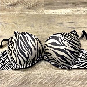 BNWOT Victoria’s Secret Bombshell Bra